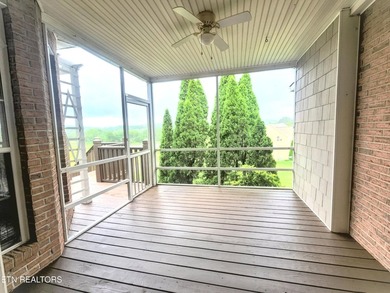 Step into this beautiful home with cathedral ceiling in the - photo 9