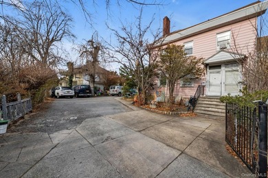 Prime North Flushing location, right off the corner of Northern - photo 2