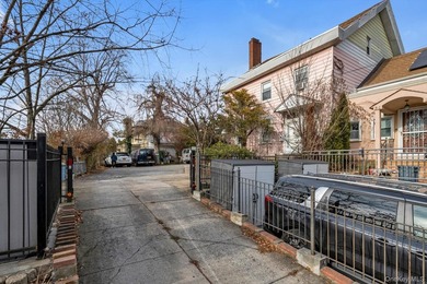 Prime North Flushing location, right off the corner of Northern - photo 3