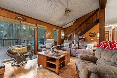 Tucked away on a peaceful cove of Lake Hiwassee in the - photo 12