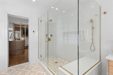 Welcome to a truly one-of-a-kind designer renovation, completely - photo 20