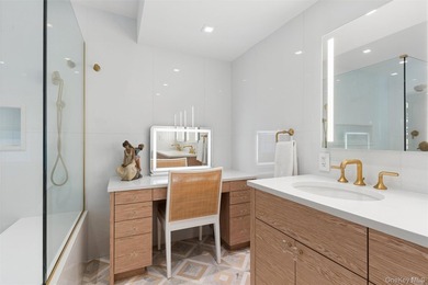 Welcome to a truly one-of-a-kind designer renovation, completely - photo 21