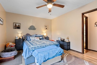 Tucked away on a peaceful cove of Lake Hiwassee in the - photo 28