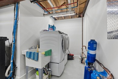 Welcome to a truly one-of-a-kind designer renovation, completely - photo 34