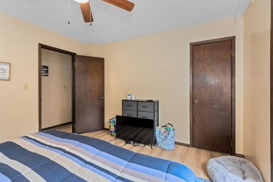 Tucked away on a peaceful cove of Lake Hiwassee in the - photo 42