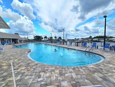 Caloosahatchee River Home For Sale in North Fort Myers Florida