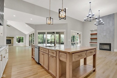 Adjacent to Dyes Walk Golf Course, luxury, privacy, and - photo 11