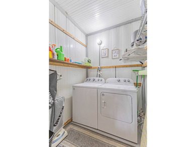 1,225 square foot Mobile is beautifully updated. 1973 2-bedroom - photo 11