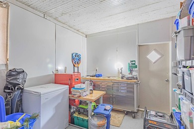 1,225 square foot Mobile is beautifully updated. 1973 2-bedroom - photo 12