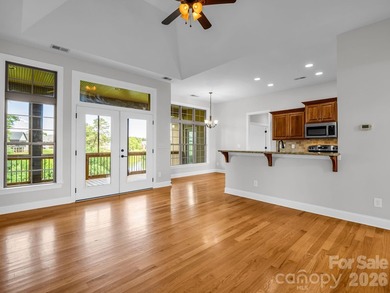 Welcome home to this beautifully maintained stucco and stone - photo 14