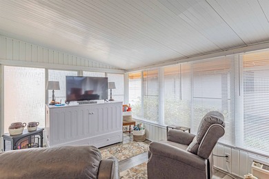 1,225 square foot Mobile is beautifully updated. 1973 2-bedroom - photo 23