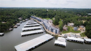 Enjoy effortless lake living in this well-kept, turn-key 1 bed - photo 33