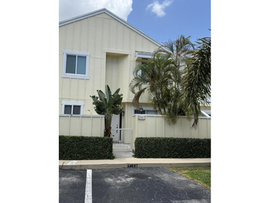 Charming 2BR/2.5BA townhome in the highly sought-after Riverwalk - photo 1