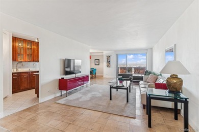 Experience luxury living in this rarely available 23rd-floor *E* - photo 2