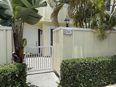 Charming 2BR/2.5BA townhome in the highly sought-after Riverwalk - photo 3