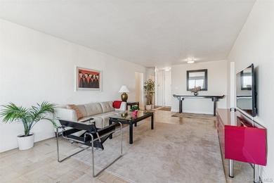 Experience luxury living in this rarely available 23rd-floor *E* - photo 4