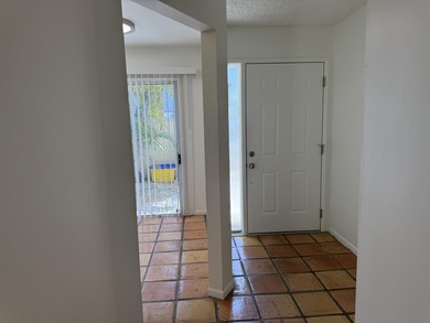 Charming 2BR/2.5BA townhome in the highly sought-after Riverwalk - photo 4