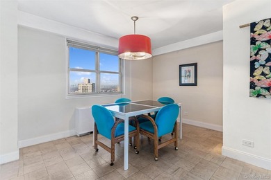 Experience luxury living in this rarely available 23rd-floor *E* - photo 6