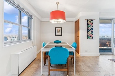 Experience luxury living in this rarely available 23rd-floor *E* - photo 7