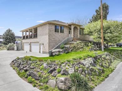 Lake Home For Sale in Twin Falls, Idaho