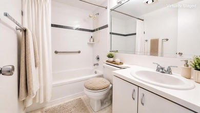 Freshly painted and move-in ready 1-bedroom, 1-bath first-floor - photo 7