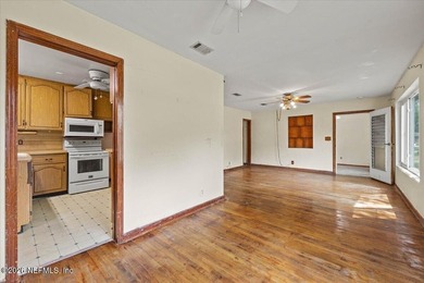 This property offers an excellent opportunity to create your - photo 4