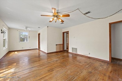 This property offers an excellent opportunity to create your - photo 5
