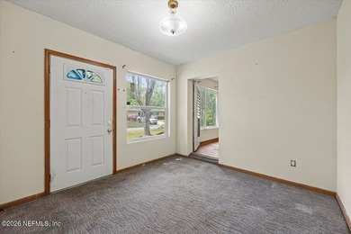 This property offers an excellent opportunity to create your - photo 7