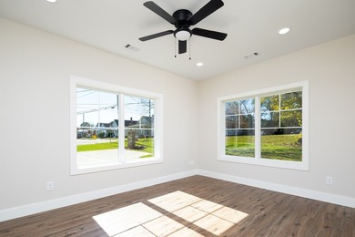 Prime Commercial Office Building Opportunity - 1542 SqFt