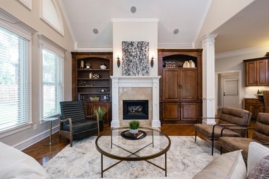This meticulously updated 5,456 sf Craftsman w/ 5 beds, 4.5 - photo 19
