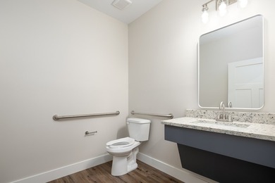 Prime Commercial Office Building Opportunity - 1542 SqFt