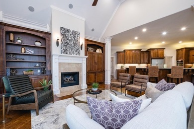 This meticulously updated 5,456 sf Craftsman w/ 5 beds, 4.5 - photo 20