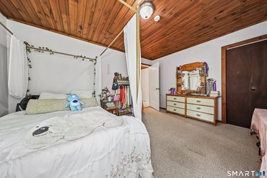 Welcome to East Lake Street at Highland Lake, where privacy - photo 27