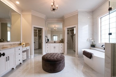 This meticulously updated 5,456 sf Craftsman w/ 5 beds, 4.5 - photo 29