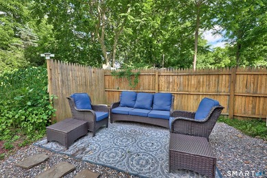 Welcome to East Lake Street at Highland Lake, where privacy - photo 30