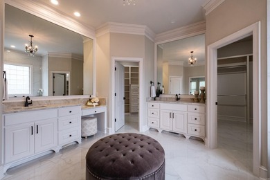 This meticulously updated 5,456 sf Craftsman w/ 5 beds, 4.5 - photo 33