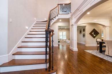 This meticulously updated 5,456 sf Craftsman w/ 5 beds, 4.5 - photo 36