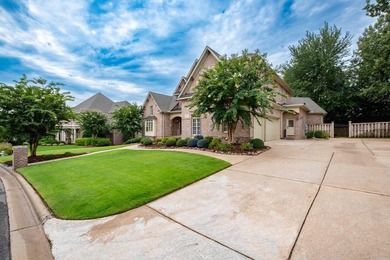 This meticulously updated 5,456 sf Craftsman w/ 5 beds, 4.5 - photo 50