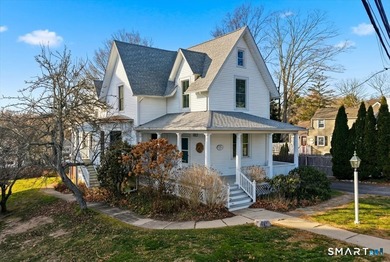 Connecticut River - Middlesex County Home For Sale in Essex Connecticut