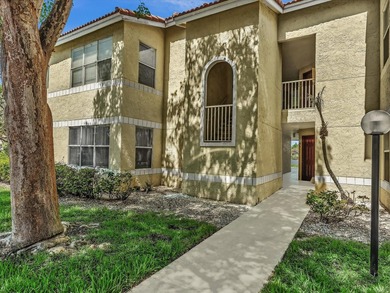 Location, location, location! This spacious and bright - photo 1