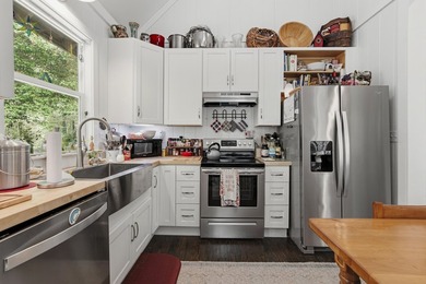 Florida cottage on .79 acres - totally renovated and nestled in - photo 12