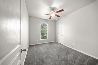 Charming 3-bedroom, 2-bath home with a 2-car garage located in - photo 15