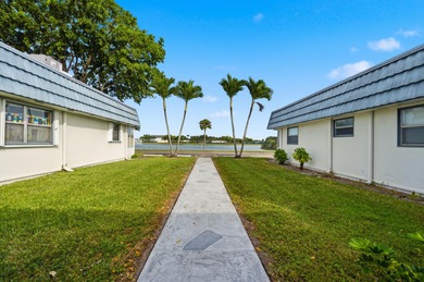 Lake Condo For Sale in Delray Beach, Florida