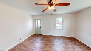 Ranch home with 3 bedroom and 1 bathroom in the Plymouth Park - photo 2