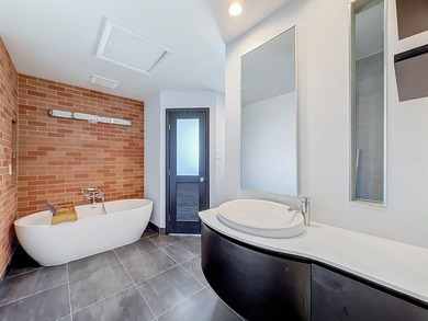 Spacious 2170sq ft 3 bedroom 2.5 bath townhome in Trellises - photo 32