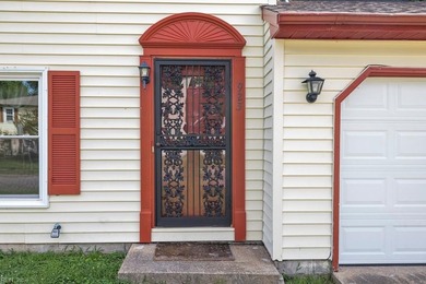 3 BEDROOM, 2.5 BATH, LIVING RM, LARGE EAT-IN KITCHEN, FENCED - photo 3
