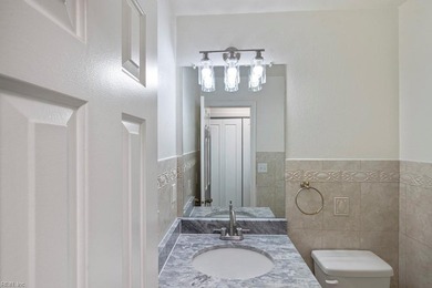 3 BEDROOM, 2.5 BATH, LIVING RM, LARGE EAT-IN KITCHEN, FENCED - photo 8