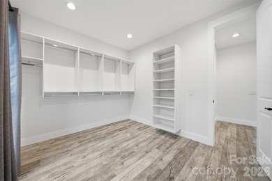 This stunning custom-built 2021 modern farmhouse offers 5,294 - photo 21