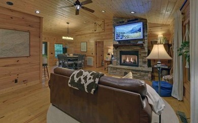 A refined mountain retreat blending artisan craftsmanship with - photo 8
