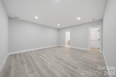 This stunning custom-built 2021 modern farmhouse offers 5,294 - photo 33
